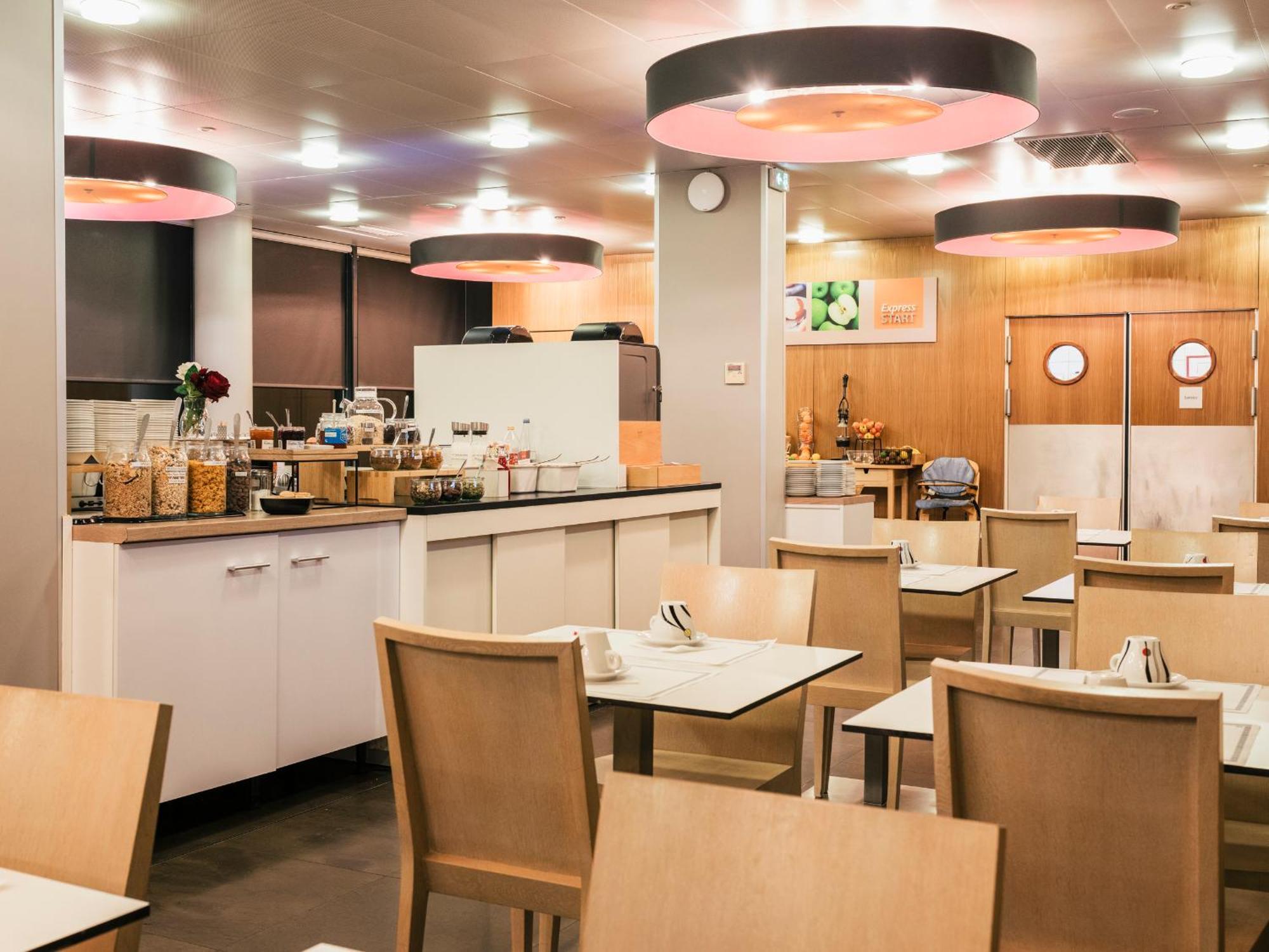 Holiday Inn Express Saint-Nazaire By Ihg Екстер'єр фото